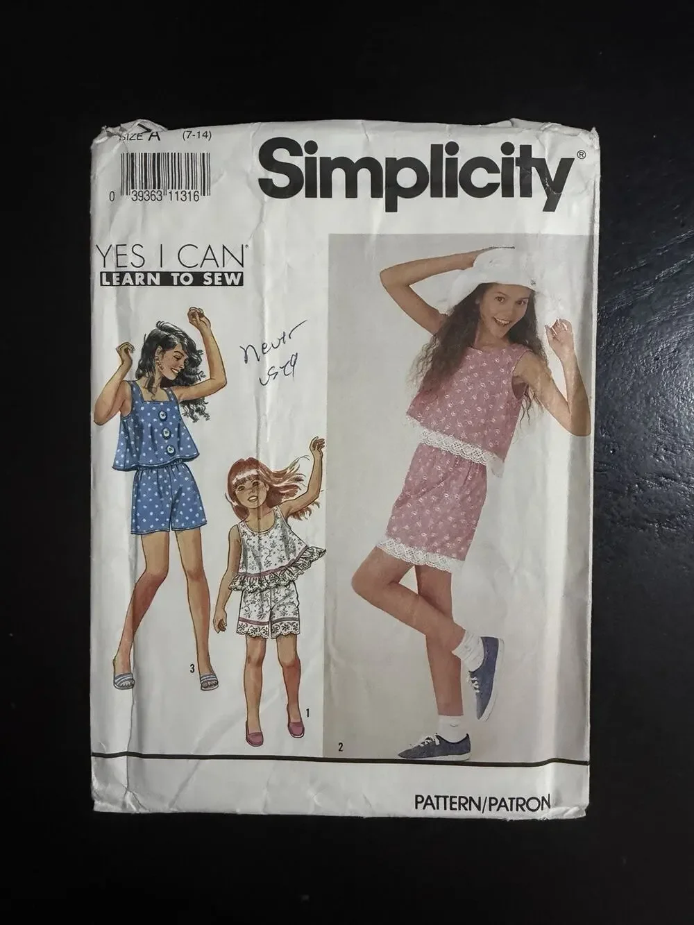 Vintage Simplicity 7300 Pattern Grils Shorts & Top Size 7-8-10-12-14 Uncut FF